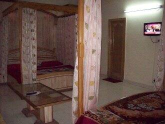 New Prakash Hotel, Katra 5